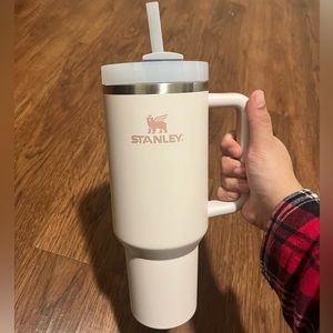 Light Pink Stanley Cup - 40 oz!!